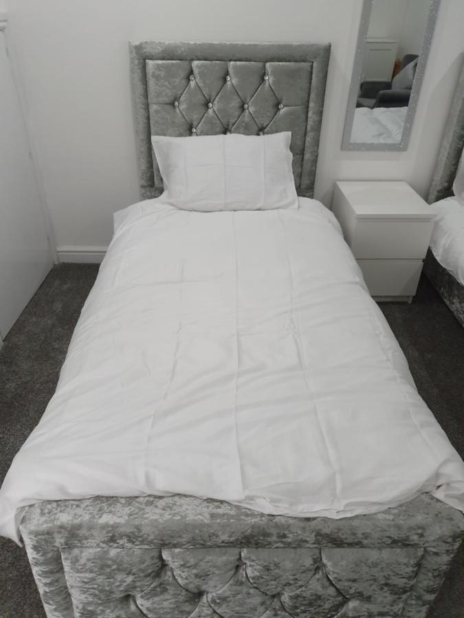 Beautiful Rooms Shaw St And Pine St Bury  Dış mekan fotoğraf