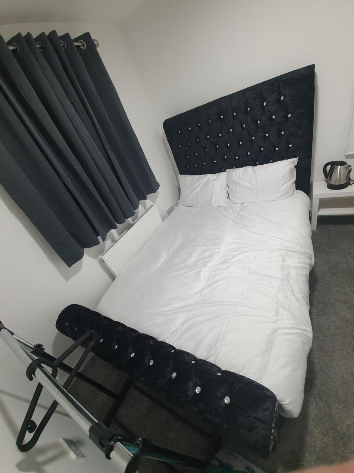 Beautiful Rooms Shaw St And Pine St Bury  Dış mekan fotoğraf